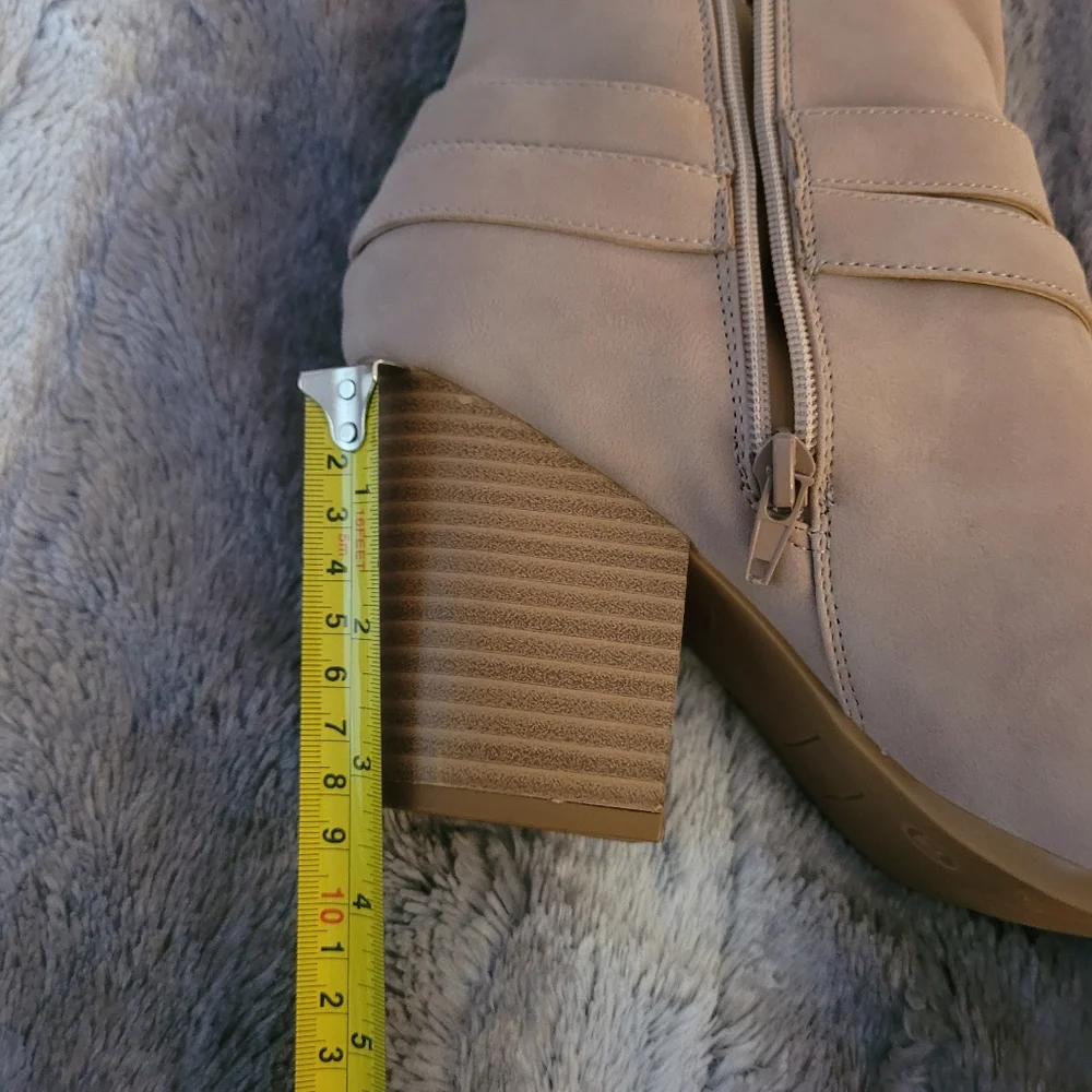 Dolce by Mojo Moxy NWOT Size 10
